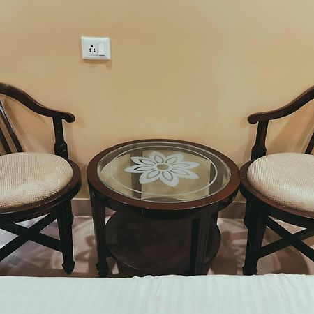 Hotel S L E Residency Варанаси Экстерьер фото