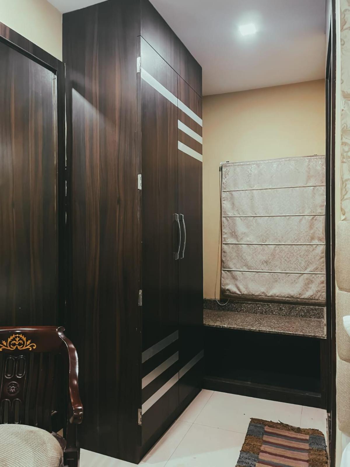 Hotel S L E Residency Варанаси Экстерьер фото