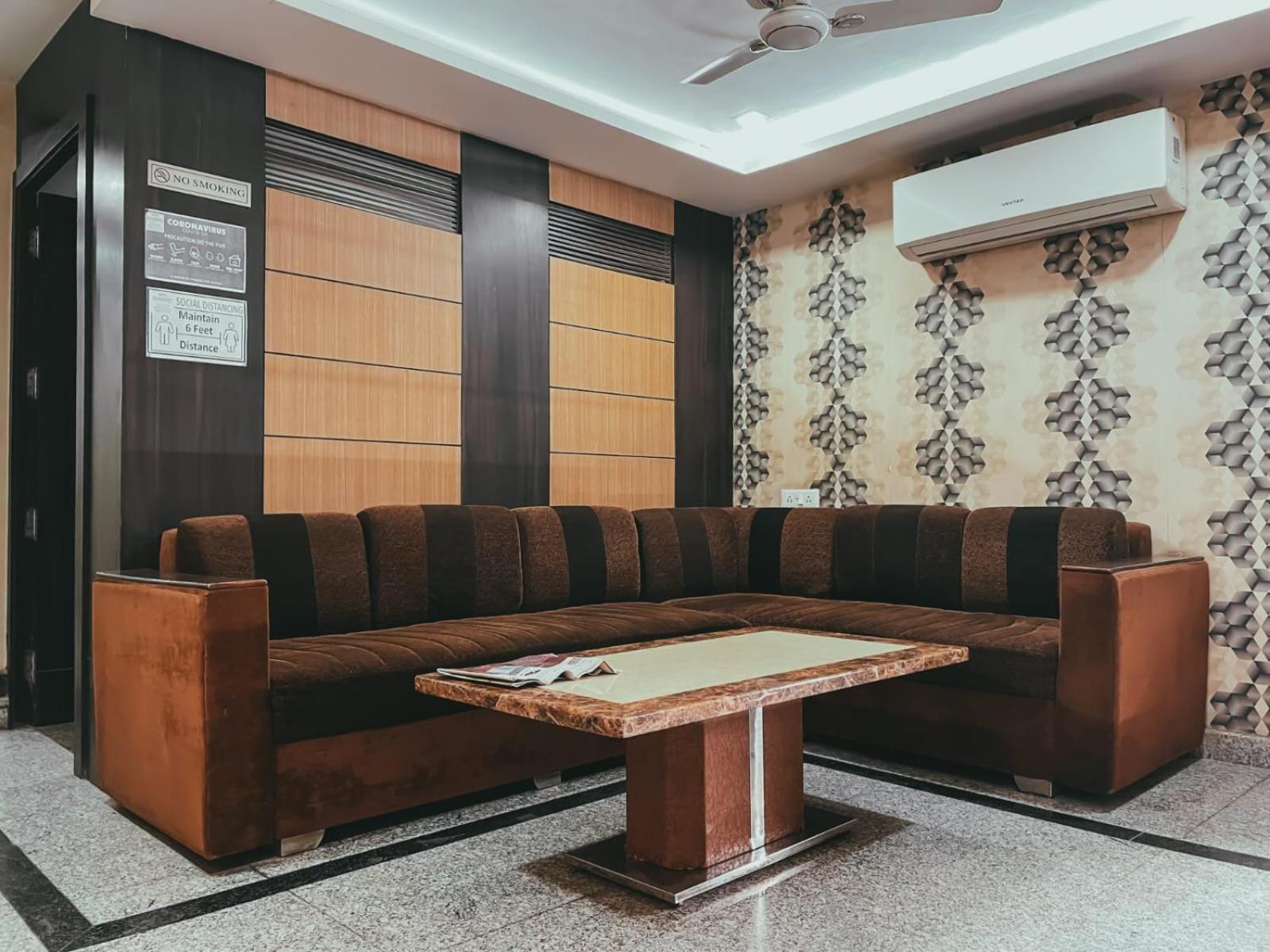 Hotel S L E Residency Варанаси Экстерьер фото