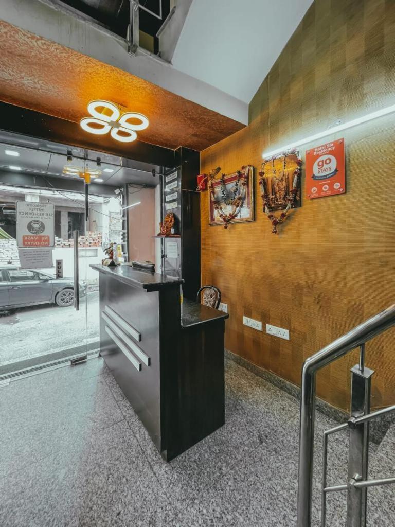 Hotel S L E Residency Варанаси Экстерьер фото