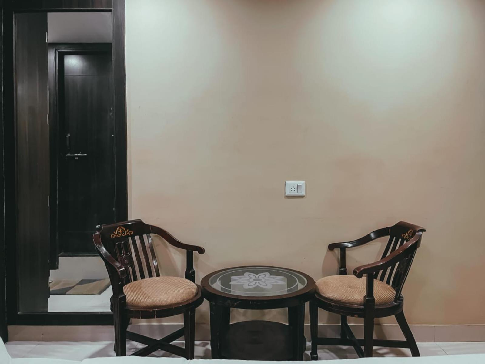 Hotel S L E Residency Варанаси Экстерьер фото