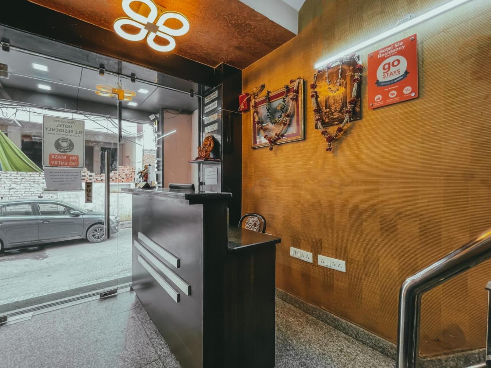 Hotel S L E Residency Варанаси Экстерьер фото
