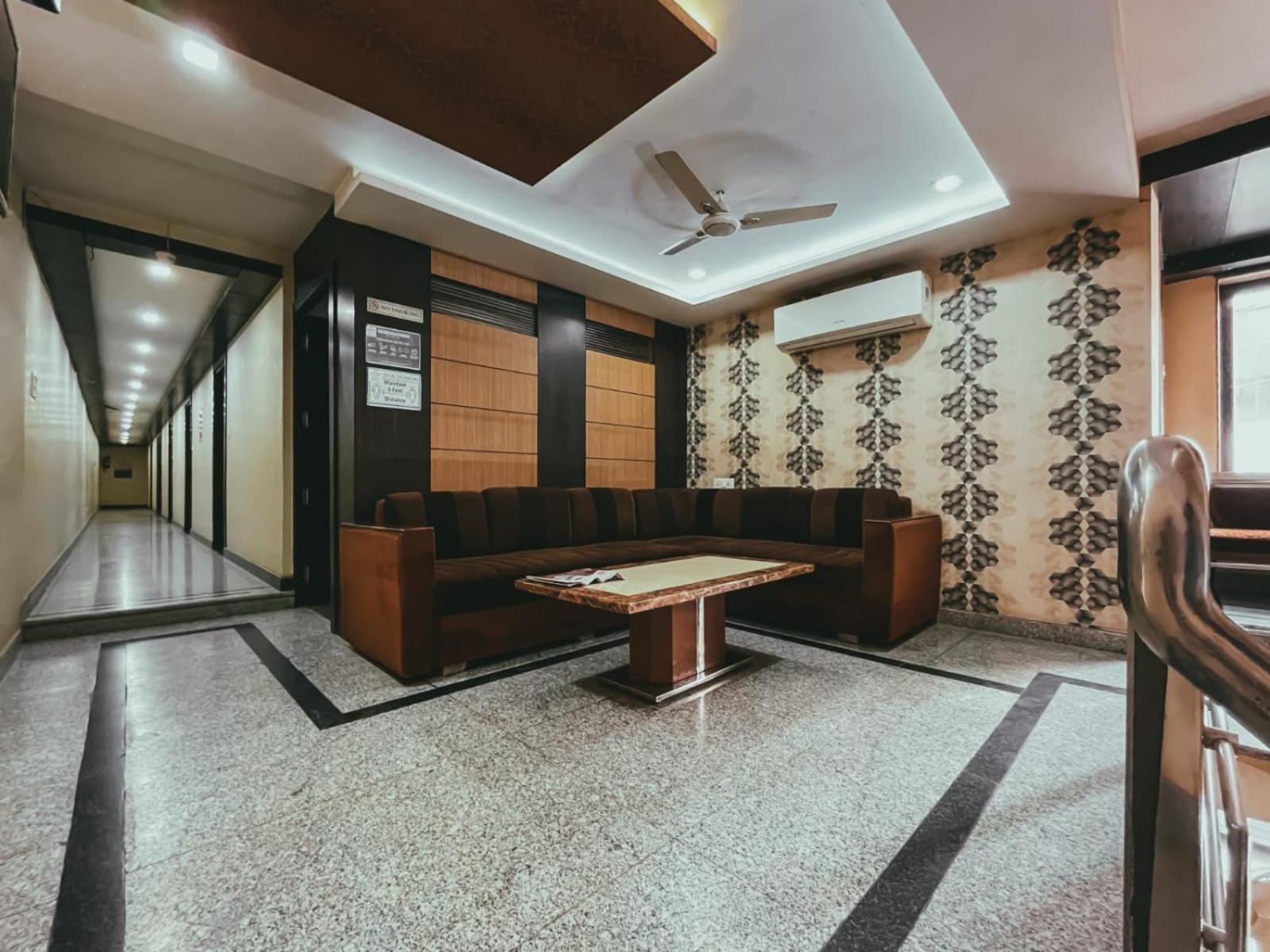 Hotel S L E Residency Варанаси Экстерьер фото