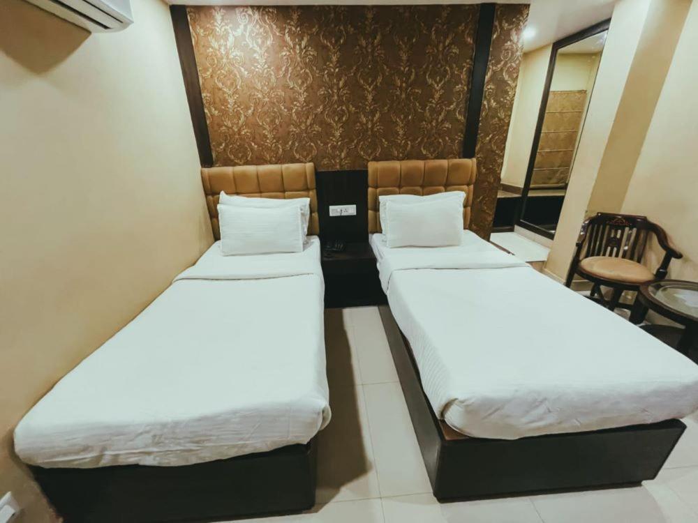 Hotel S L E Residency Варанаси Экстерьер фото